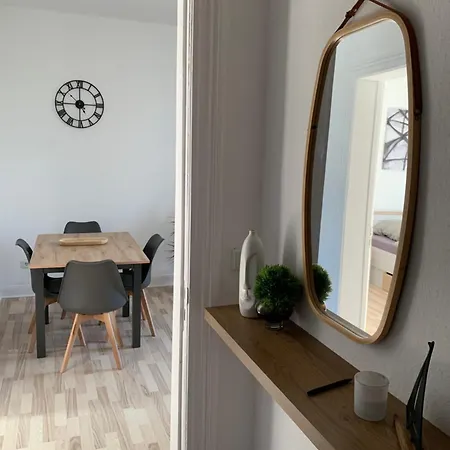 Apartment Bright In A Location *