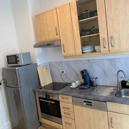 Helle Freude! Modern In Location